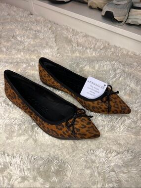 AEROSOLES Leopard Print Pointed Toe Ballet Flats in Tan & Black